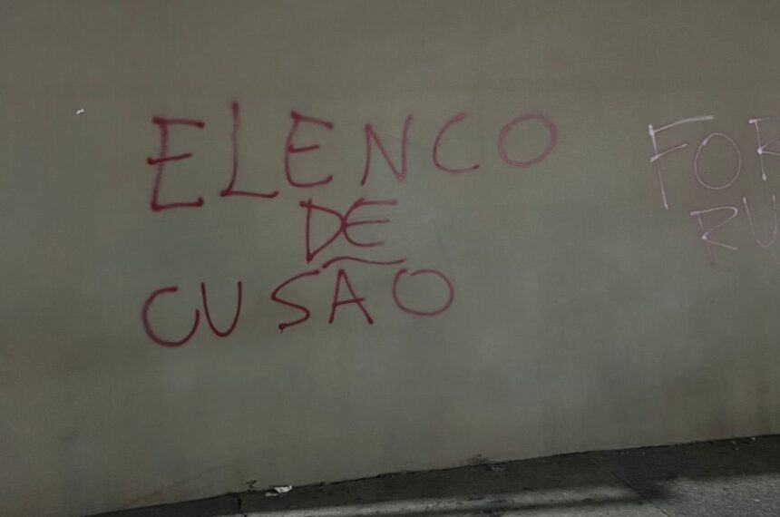 Protesto muro Morumbi (Foto: Reprodução)