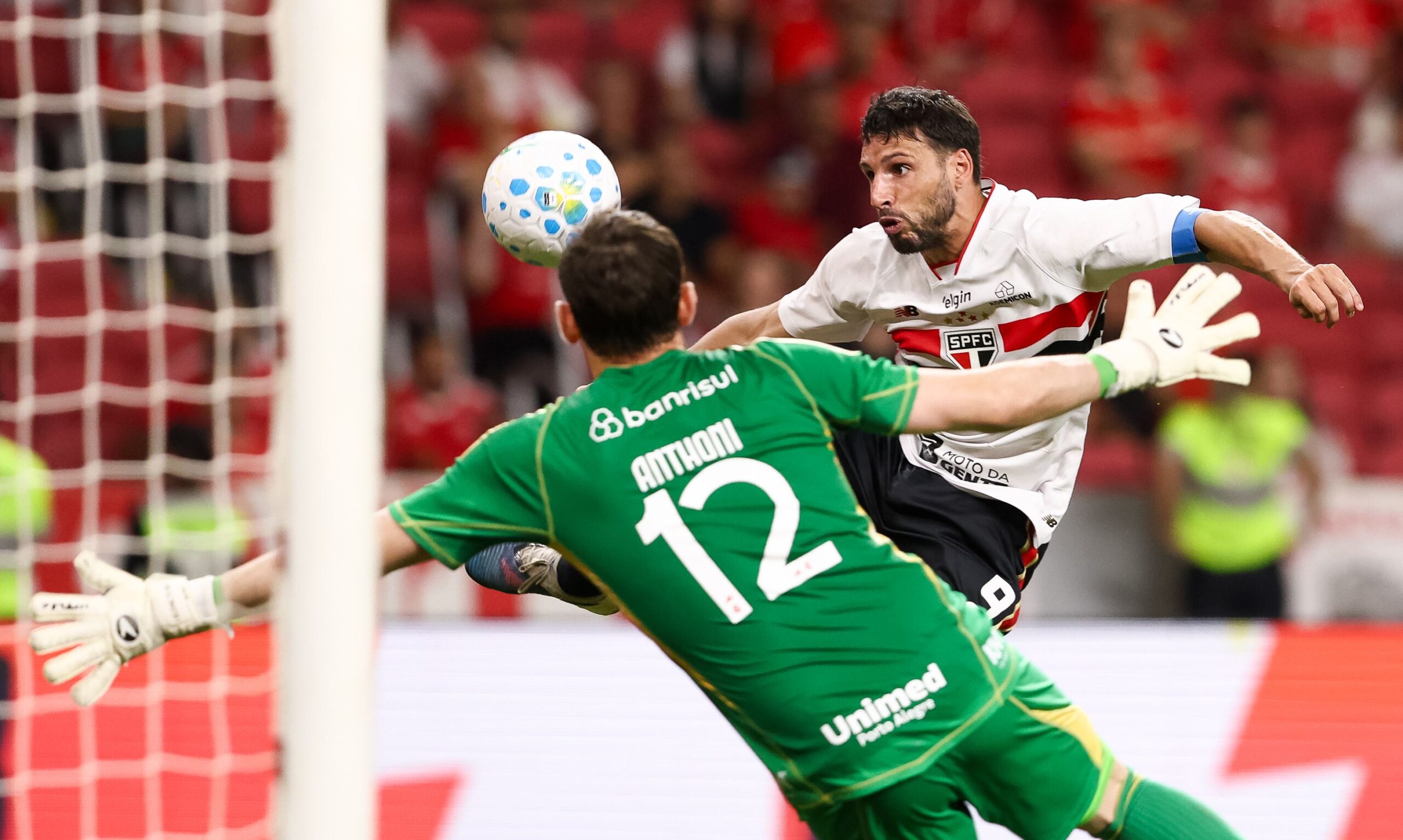 São Paulo chega à 152 cruzamentos em 5 jogos no comando de Roger